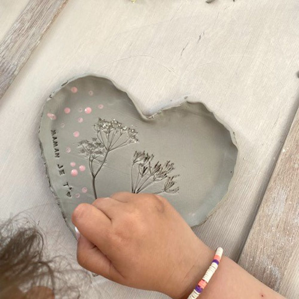 Atelier créatif avec des élèves